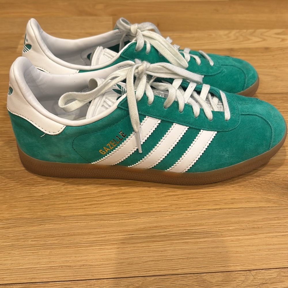 Green suede Adidas Gazelles - Picture 3 of 4